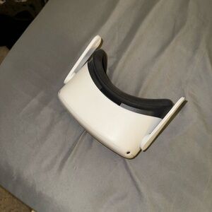 White VR Headset